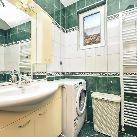 Skroco-2 By Interhome