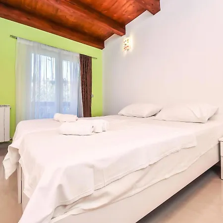 Skroco-2 By Interhome Maslenica