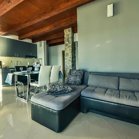 Skroco-2 By Interhome