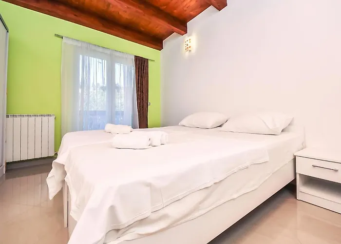 Skroco-2 By Interhome Maslenica