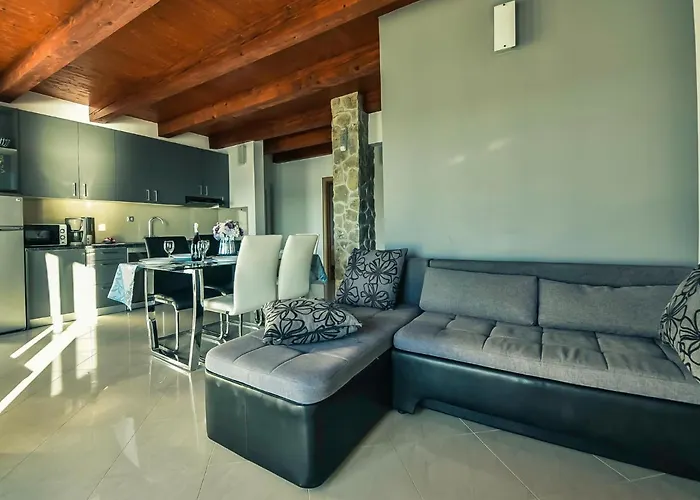 Skroco-2 By Interhome