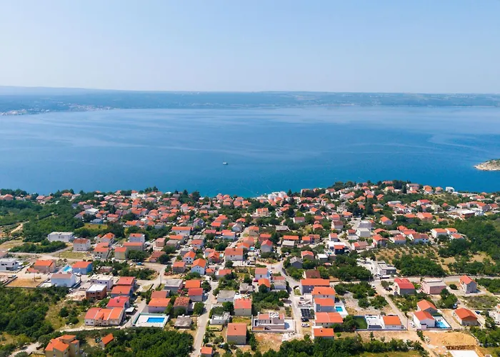 Skroco-2 By Interhome